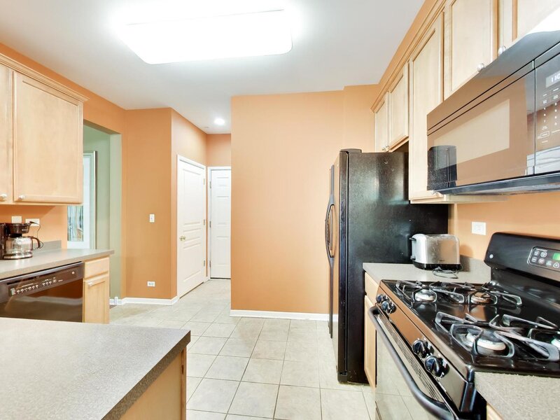923 Kings Canyon Drive Streamwood IL 60107