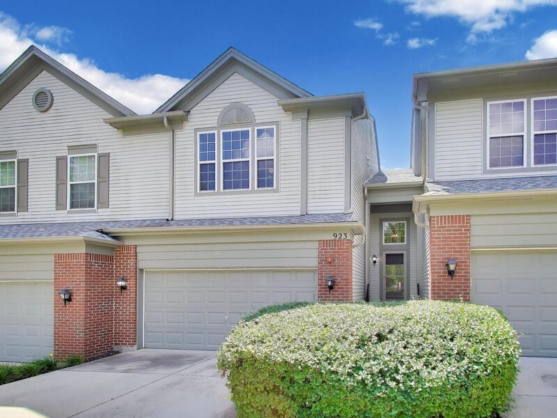 923 Kings Canyon Drive Streamwood IL 60107