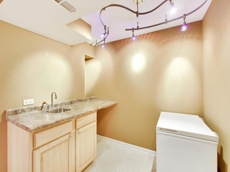 923 Kings Canyon Drive Streamwood IL 60107