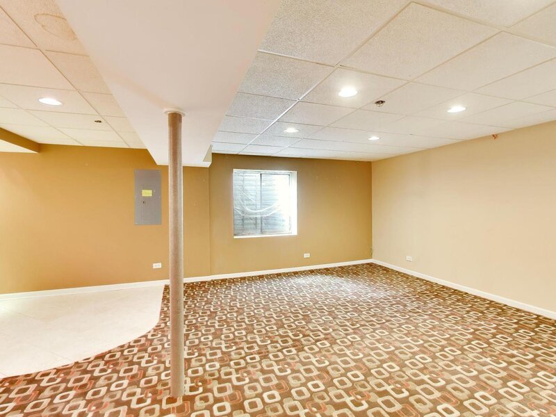 923 Kings Canyon Drive Streamwood IL 60107