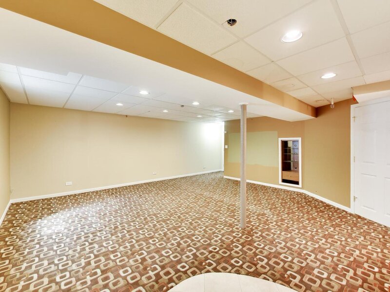 923 Kings Canyon Drive Streamwood IL 60107