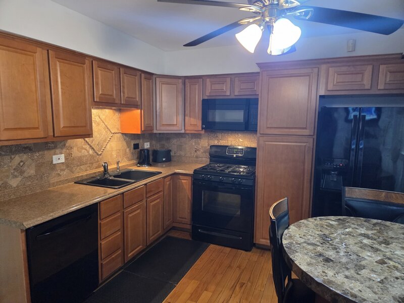 1866 Wellington Place Hoffman Estates IL 60169