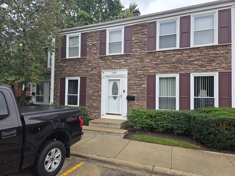 1866 Wellington Place Hoffman Estates IL 60169