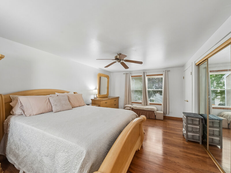 1866 Wellington Place Hoffman Estates IL 60169