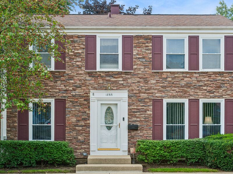 1866 Wellington Place Hoffman Estates IL 60169