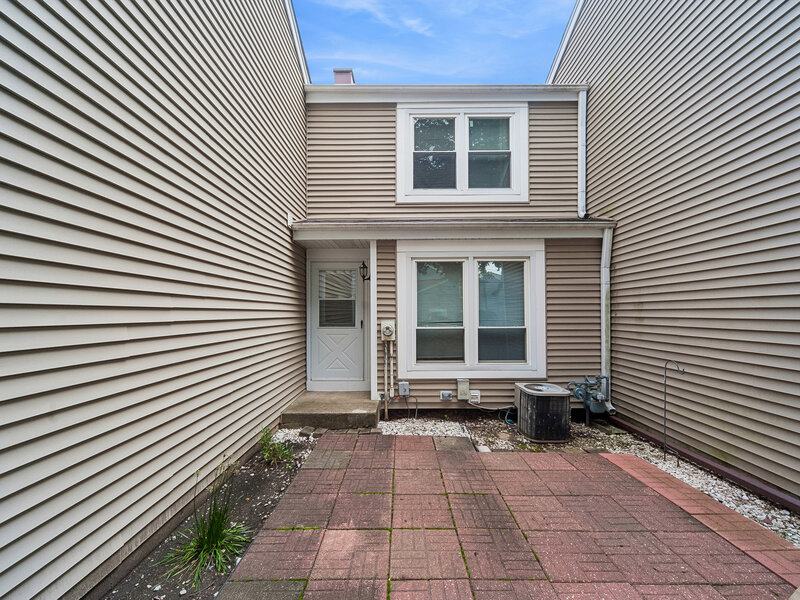 1866 Wellington Place Hoffman Estates IL 60169