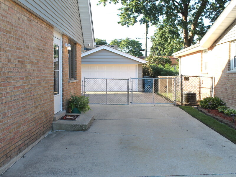 5237 Pleasant Lane Crestwood IL 60418