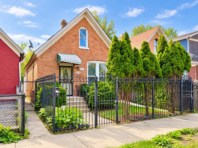 909 N Homan Avenue Chicago IL 60651