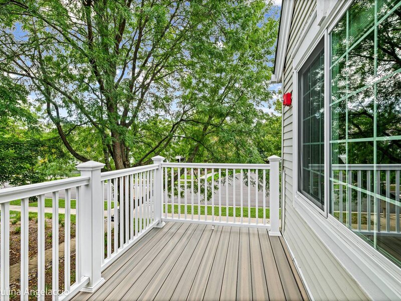 180 Lucerne Court Wheeling IL 60090