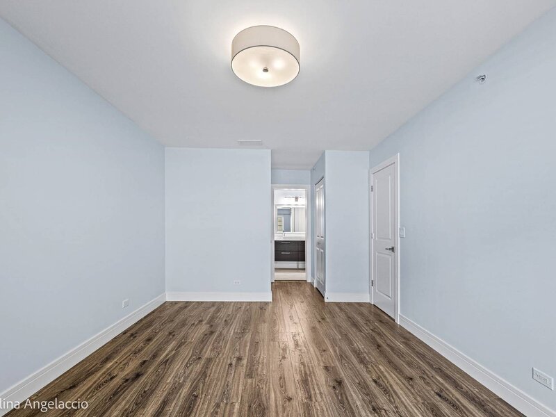 180 Lucerne Court Wheeling IL 60090