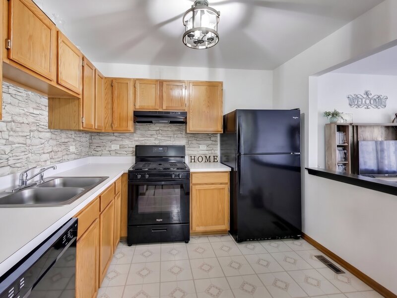 29 N Macgillis Drive Round Lake IL 60073