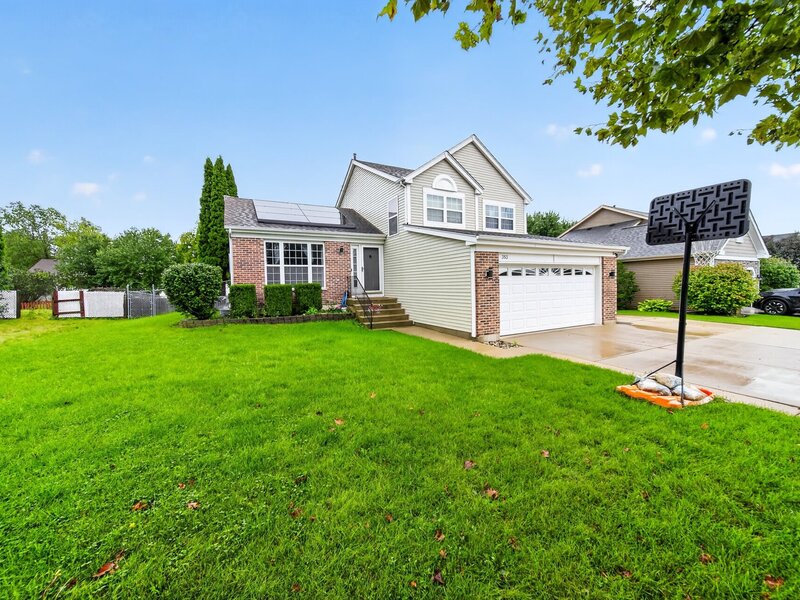 353 Valley Forge Avenue South Elgin IL 60177