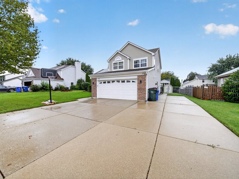 353 Valley Forge Avenue South Elgin IL 60177