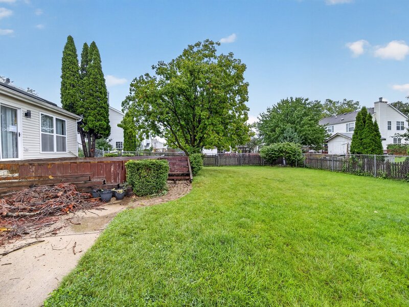 353 Valley Forge Avenue South Elgin IL 60177
