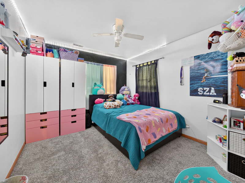 353 Valley Forge Avenue South Elgin IL 60177