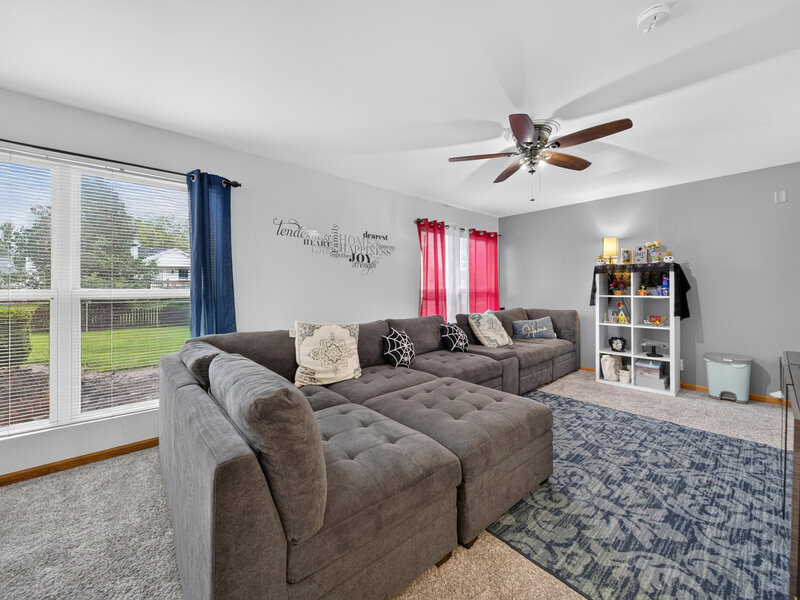 353 Valley Forge Avenue South Elgin IL 60177