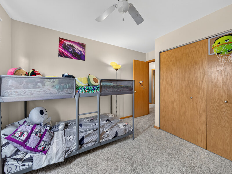 353 Valley Forge Avenue South Elgin IL 60177