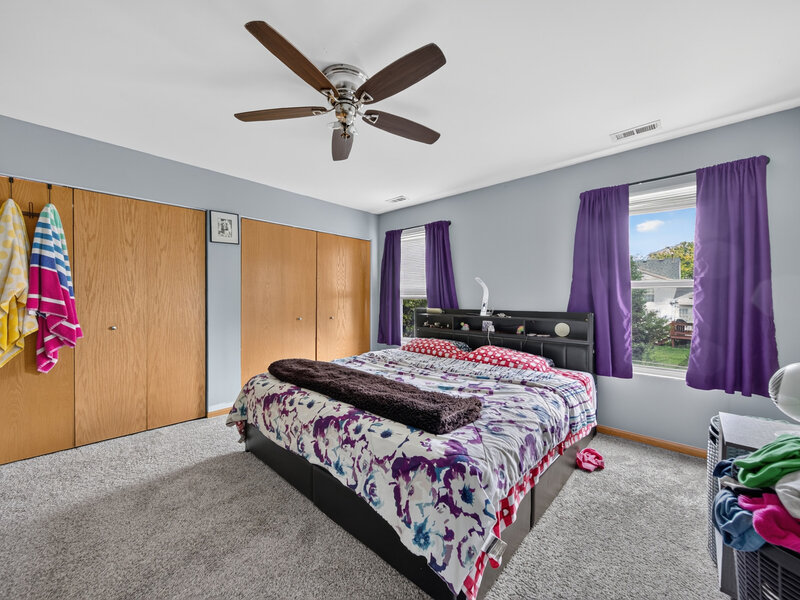 353 Valley Forge Avenue South Elgin IL 60177
