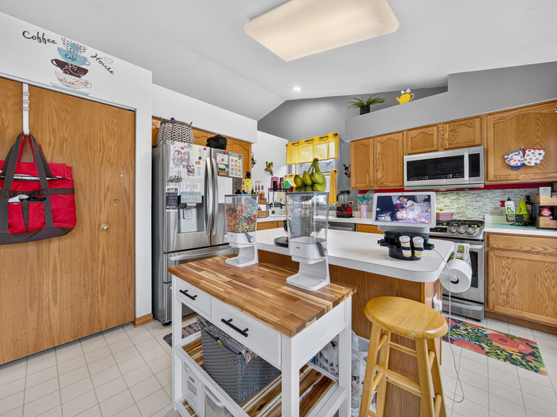 353 Valley Forge Avenue South Elgin IL 60177