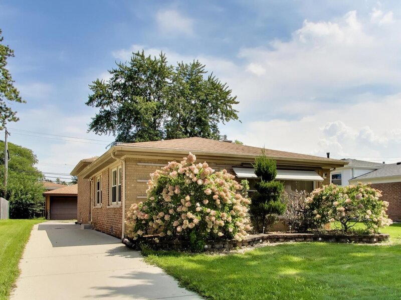 15535 University Avenue Dolton IL 60419