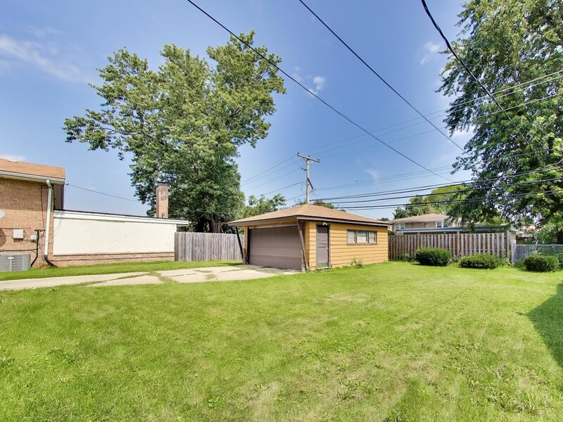 15535 University Avenue Dolton IL 60419
