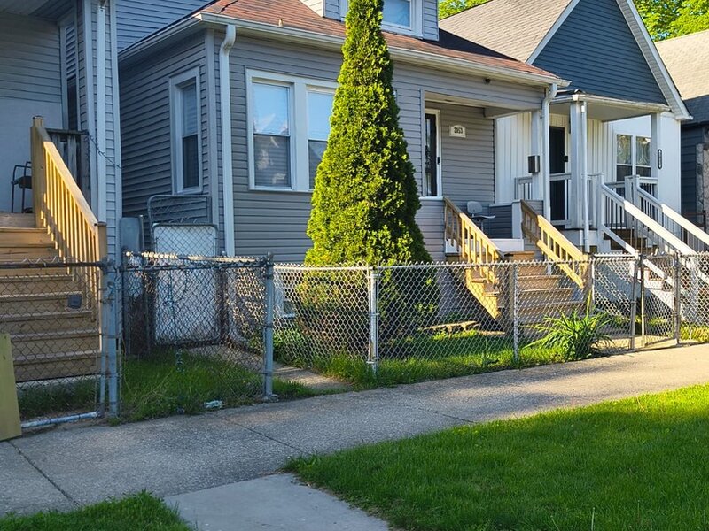 2053 W 70th Street Chicago IL 60636