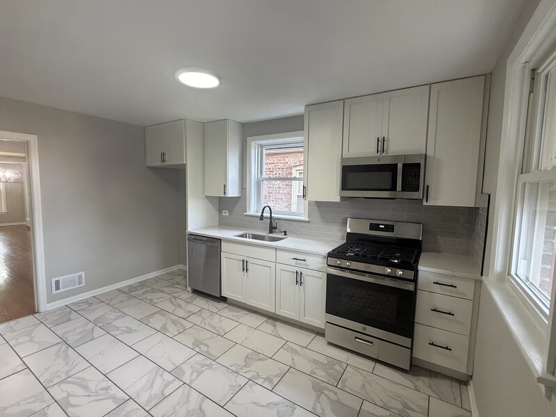 11142 S Emerald Avenue Chicago IL 60628