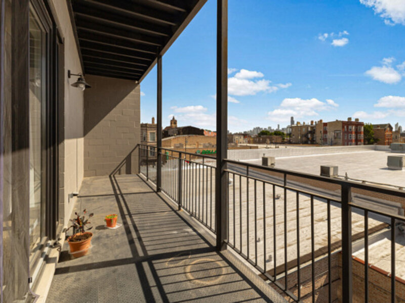 2135 W Cermak Road Chicago IL 60608
