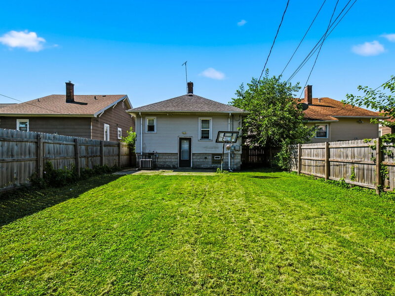 322 153rd Street Calumet City IL 60409