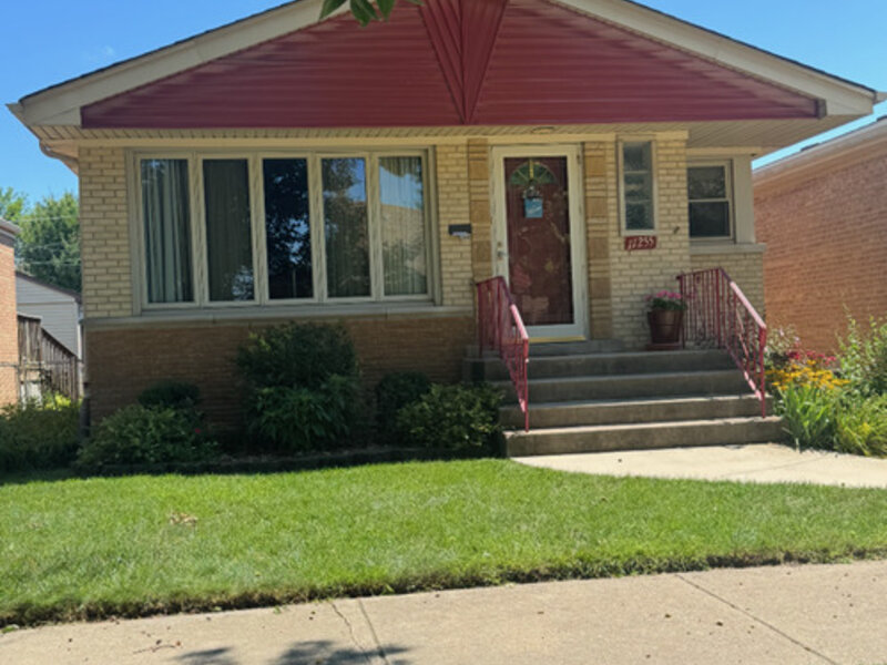11255 S Albany Avenue Chicago IL 60655