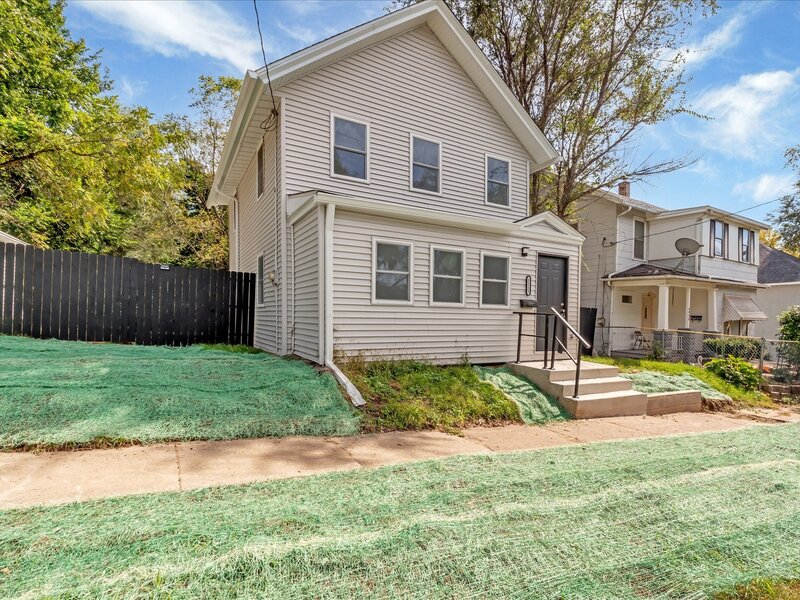 1111 Gaines Street Davenport IA 52804