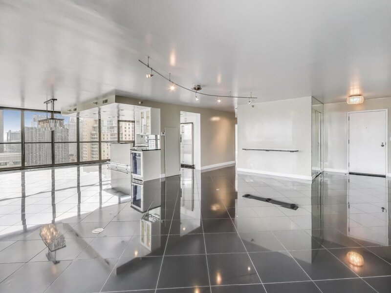 10 E Ontario Street Chicago IL 60611