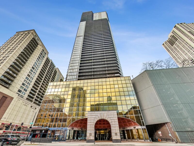 10 E Ontario Street Chicago IL 60611