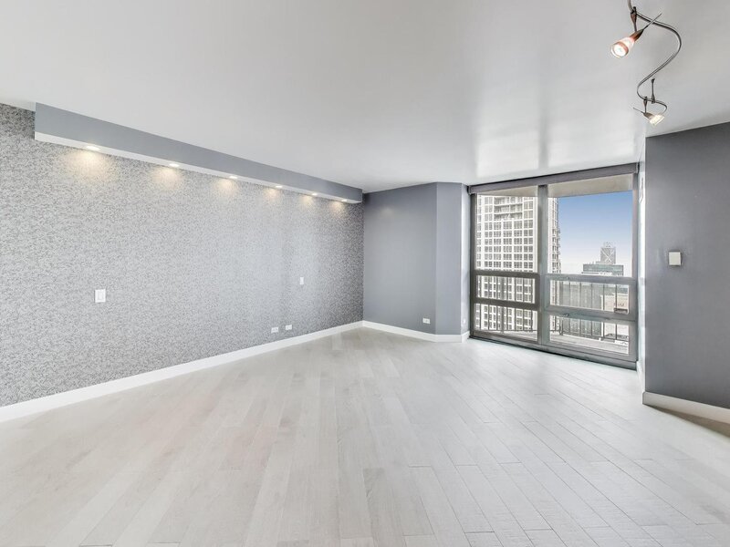 10 E Ontario Street Chicago IL 60611