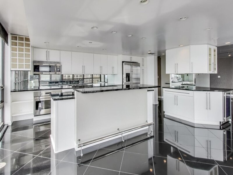 10 E Ontario Street Chicago IL 60611