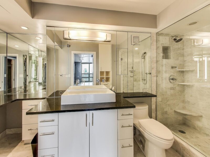 10 E Ontario Street Chicago IL 60611