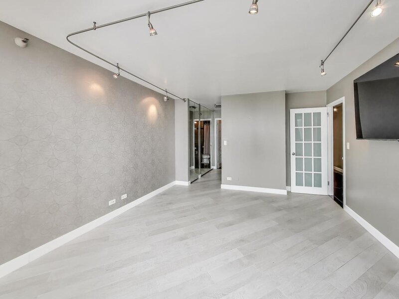 10 E Ontario Street Chicago IL 60611