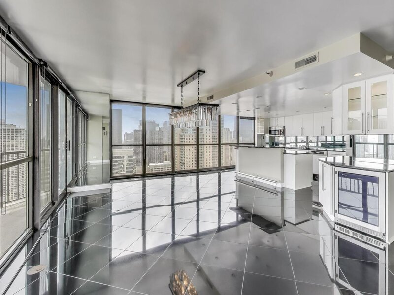 10 E Ontario Street Chicago IL 60611