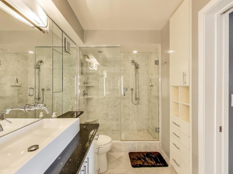 10 E Ontario Street Chicago IL 60611