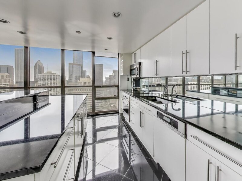 10 E Ontario Street Chicago IL 60611