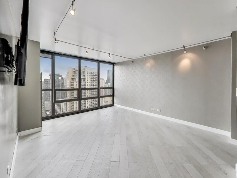 10 E Ontario Street Chicago IL 60611