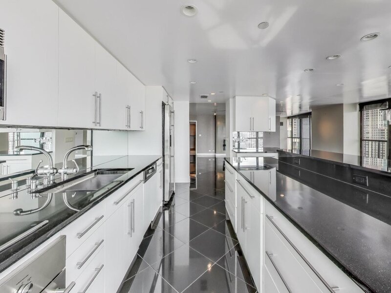 10 E Ontario Street Chicago IL 60611