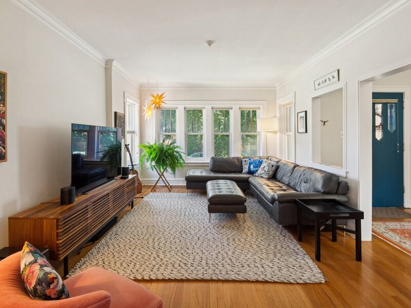 5752 N Sacramento Avenue Chicago IL 60659