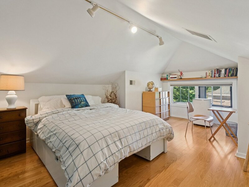 5752 N Sacramento Avenue Chicago IL 60659