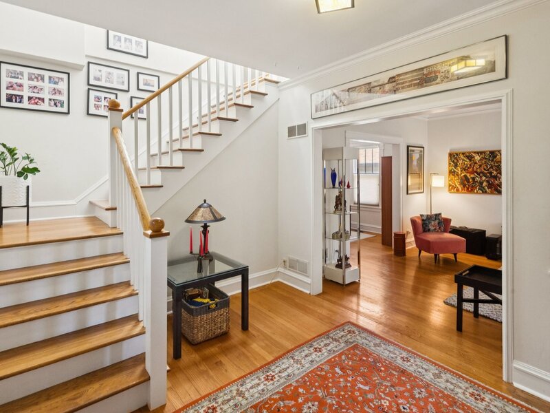 5752 N Sacramento Avenue Chicago IL 60659
