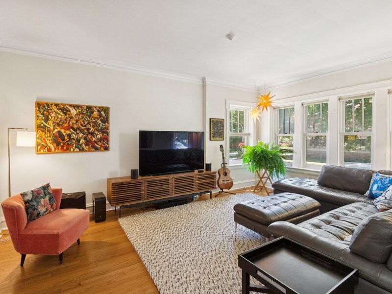5752 N Sacramento Avenue Chicago IL 60659