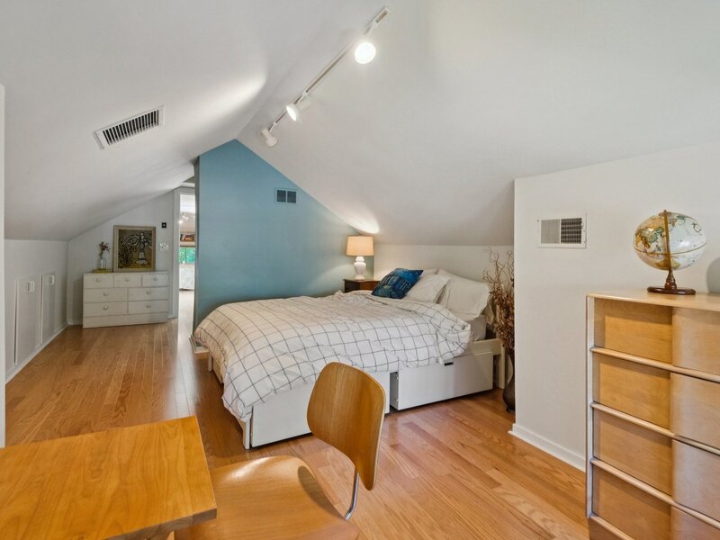 5752 N Sacramento Avenue Chicago IL 60659