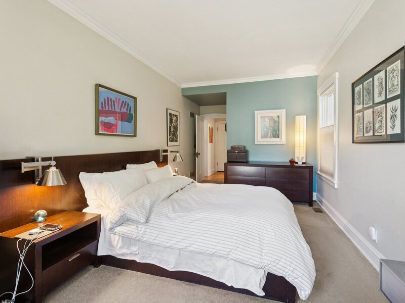5752 N Sacramento Avenue Chicago IL 60659