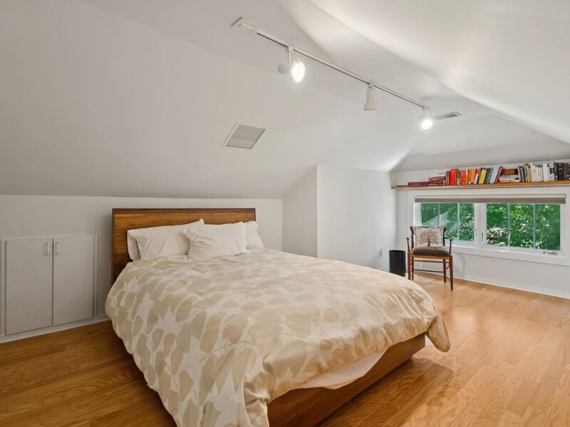 5752 N Sacramento Avenue Chicago IL 60659