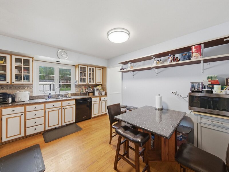 894 E Schirra Drive Palatine IL 60074